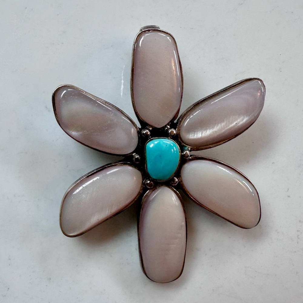 Beautiful floral pendant.